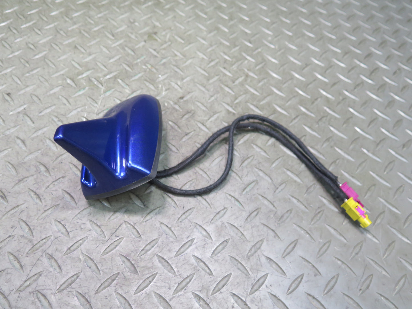 2017 Maserati Ghibli M157 Roof Shark FIN Antenna w Cover 670076138