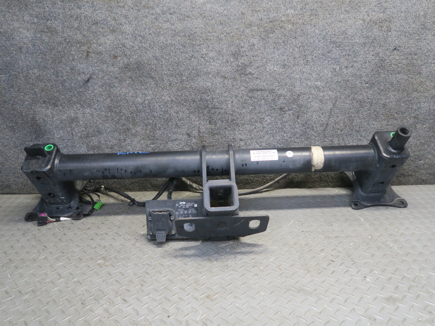 12-15 Mercedes W166 ML Rear Bumper Towing Trailer Hitch TOW Bar Assembly OEM