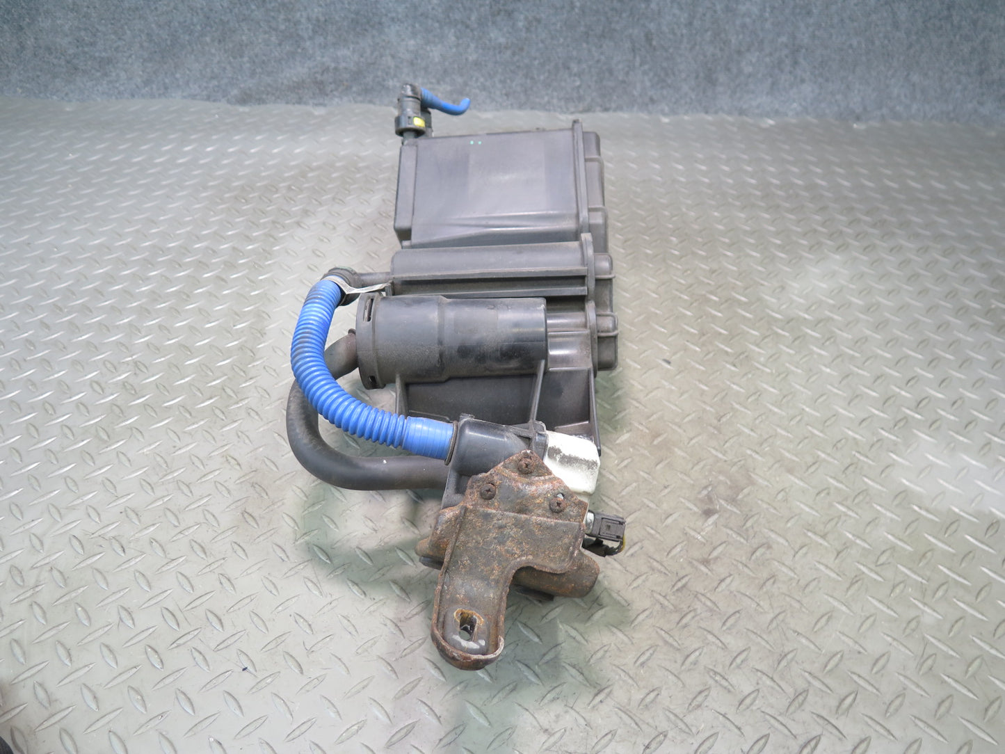 2017-2020 Maserati Ghibli M157 SQ4 3.0L Fuel Evap Vapor Charcoal Canister