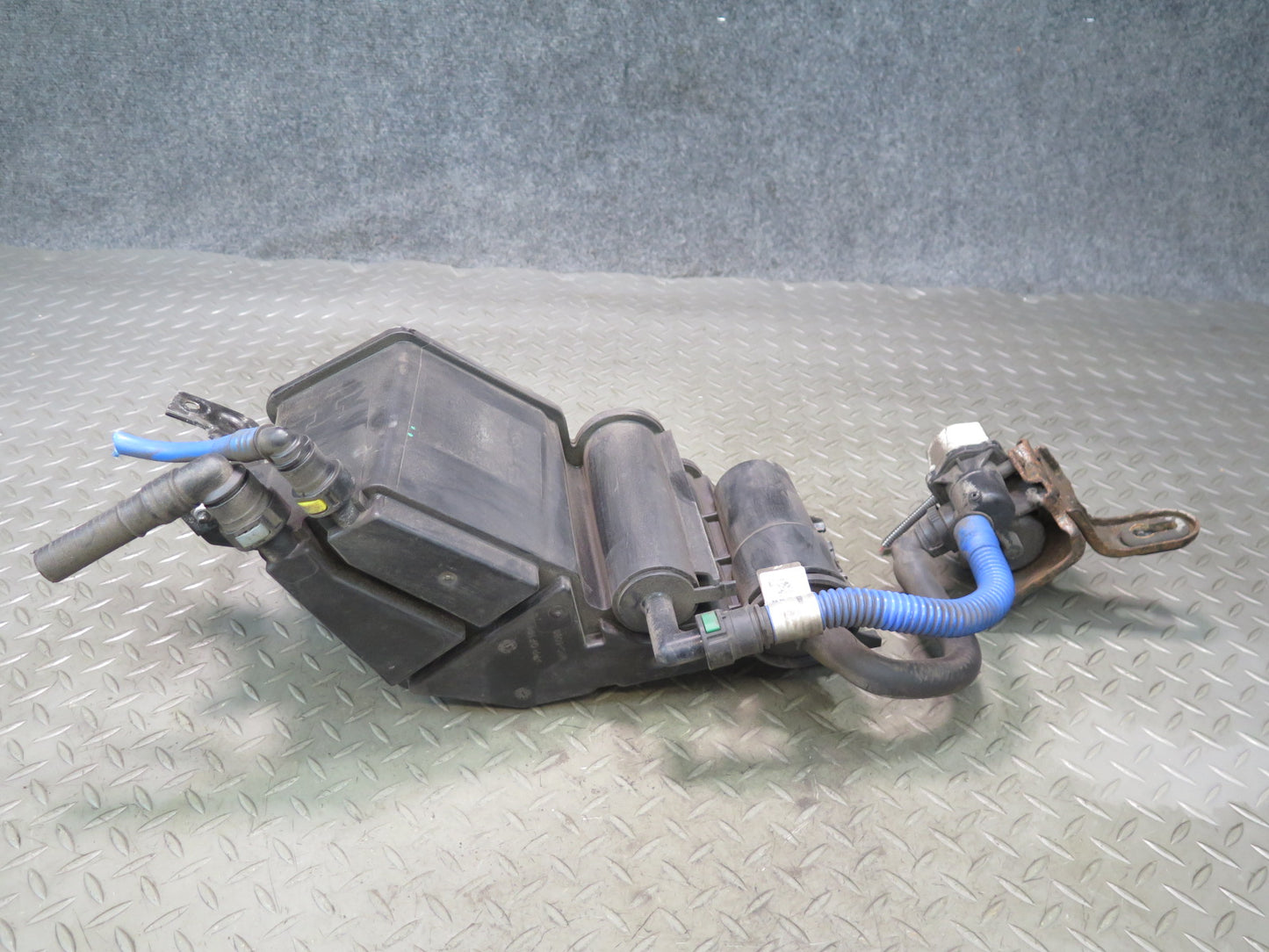 2017-2020 Maserati Ghibli M157 SQ4 3.0L Fuel Evap Vapor Charcoal Canister