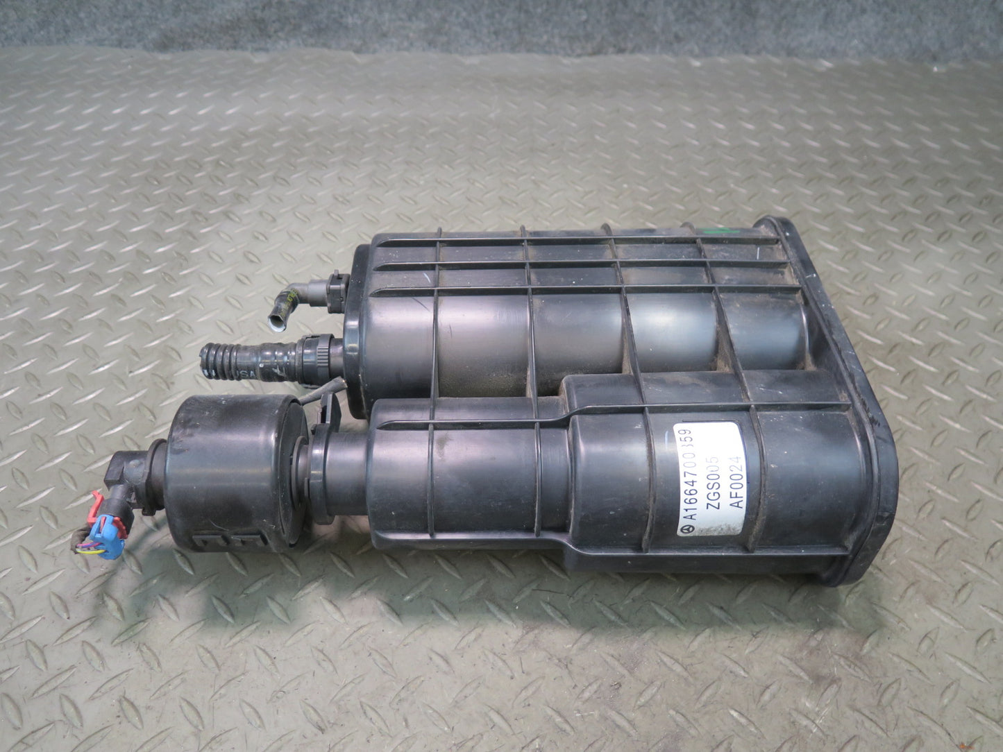 12-15 Mercedes W166 Ml-class Fuel Evap Vapor Charcoal Canister 1664700359 OEM