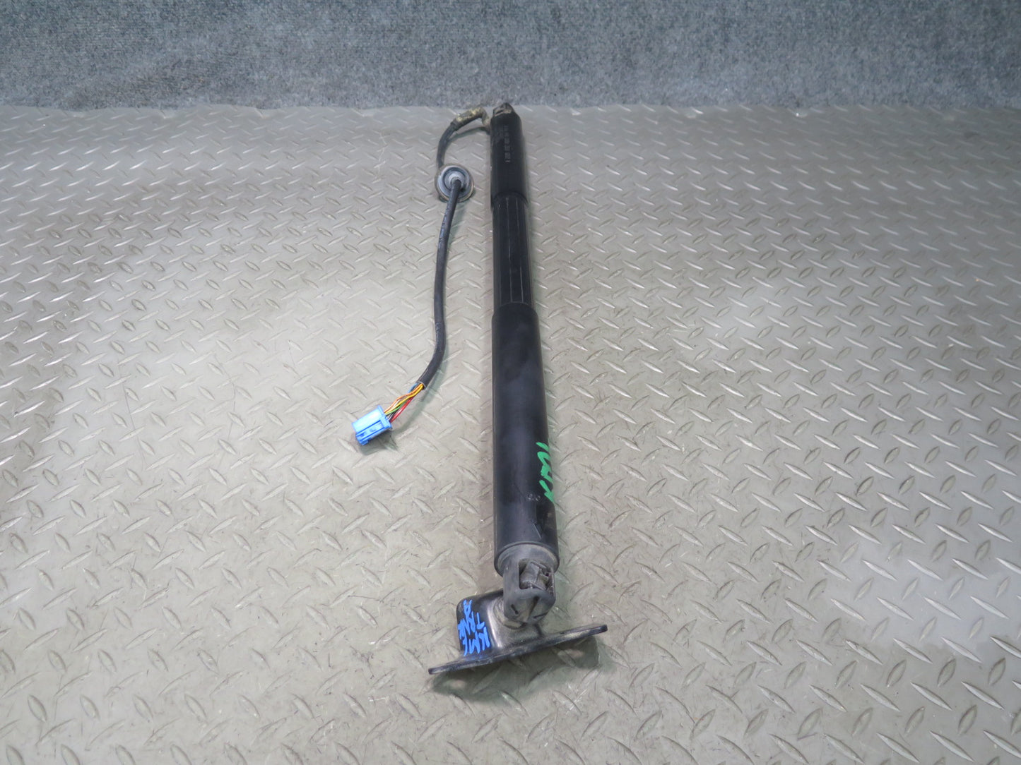 12-15 Mercedes W166 Ml-class Set of 2 Rear Trunk Tailgate Lift Strut Shock OEM