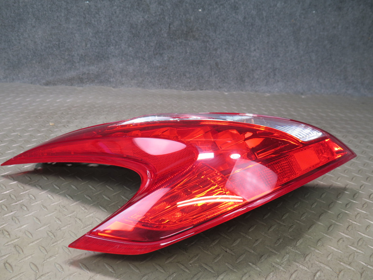 09-17 Nissan Z34 370Z Rear Left LED Tail Light Lamp 31K Miles OEM