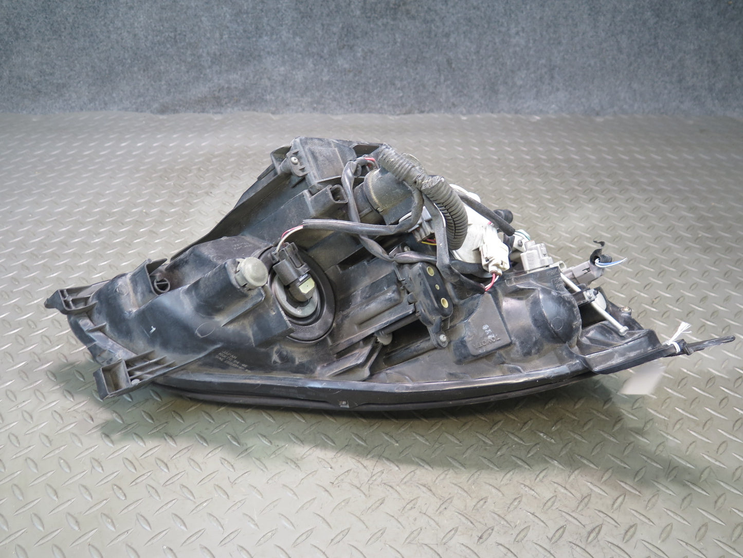 02-05 Lexus UZZ40L SC430 Left Driver Side Halogen Headlight Lamp Assembly OEM