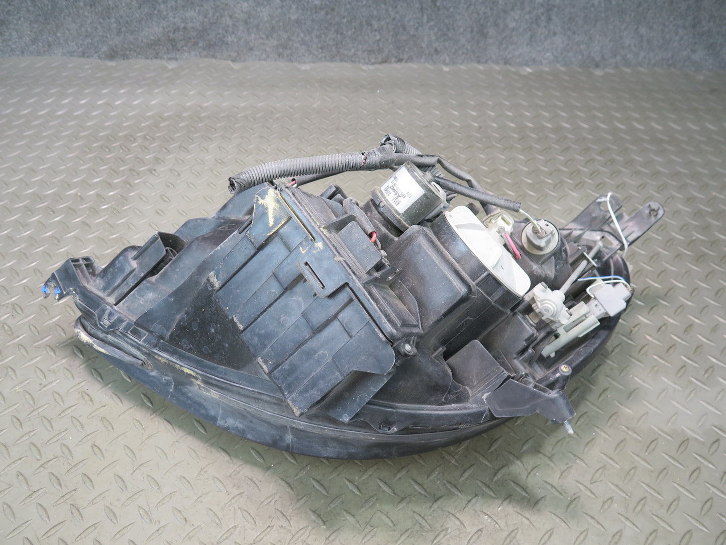 02-05 Lexus UZZ40L SC430 Right Passenger Side Halogen Headlight Lamp OEM