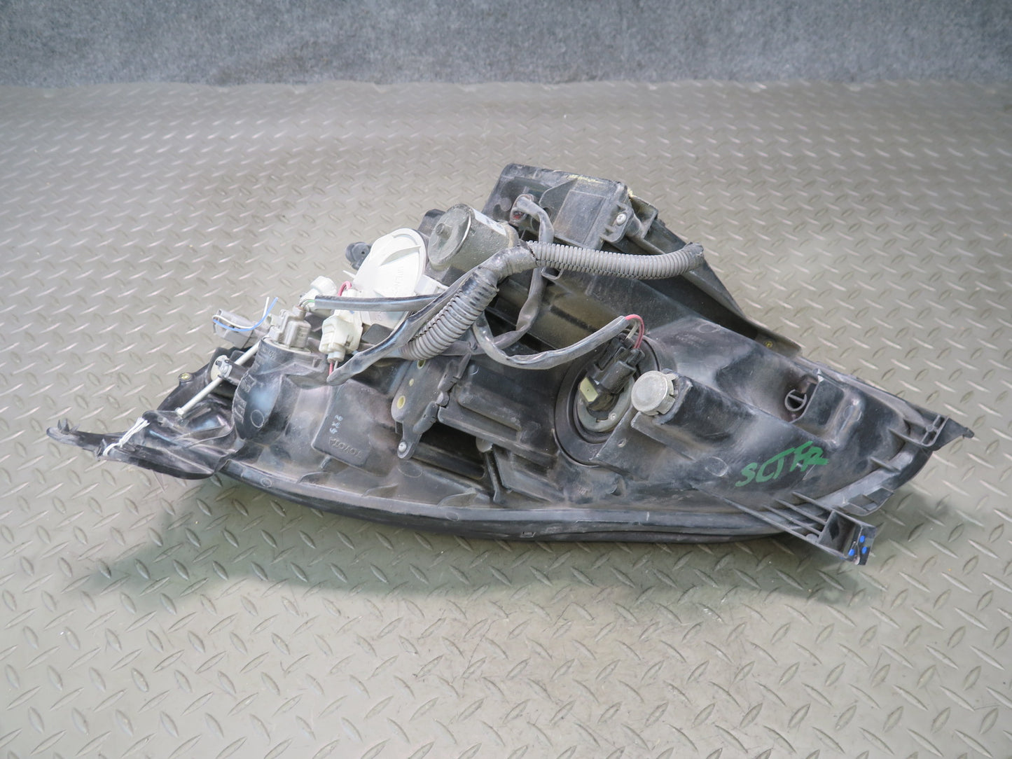 02-05 Lexus UZZ40L SC430 Right Passenger Side Halogen Headlight Lamp OEM