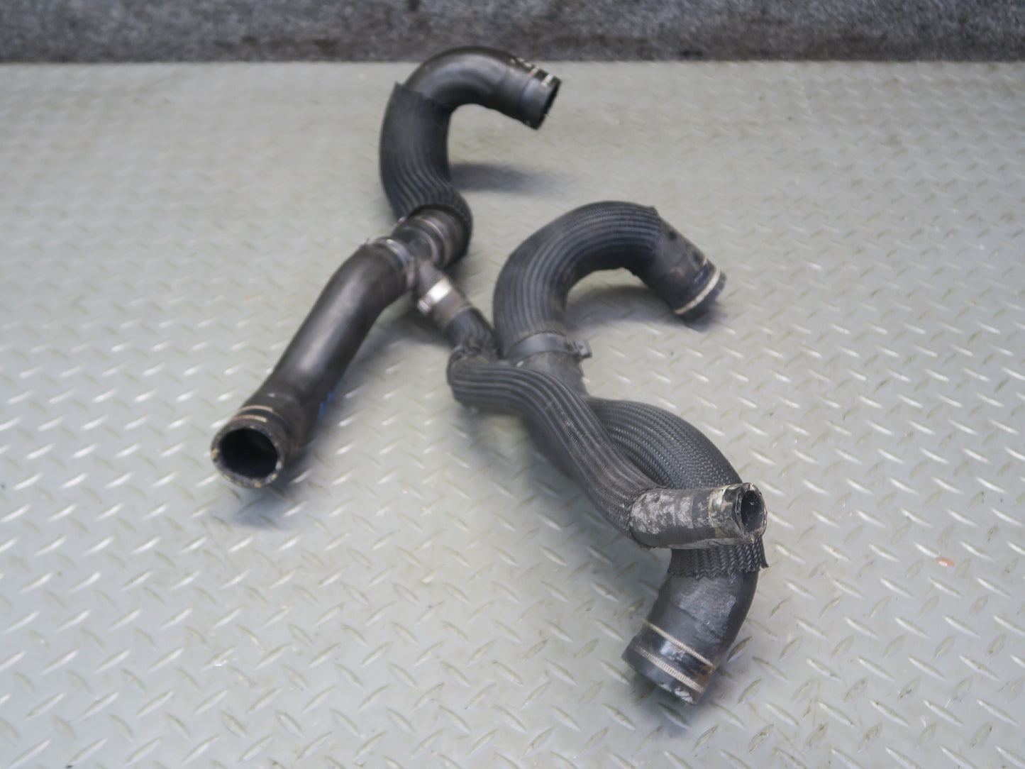 2014-2020 Maserati Ghibli M157 SQ4 3.0L Engine Water Coolant Hose Line Pipe Set