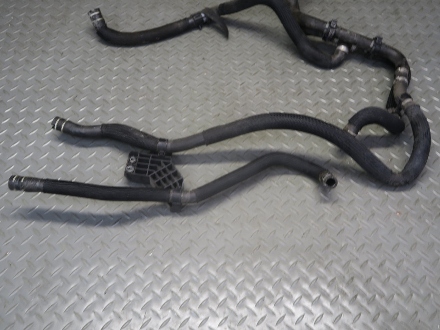 2014-2020 Maserati Ghibli M157 SQ4 3.0L Engine Water Coolant Hose Line Pipe Set