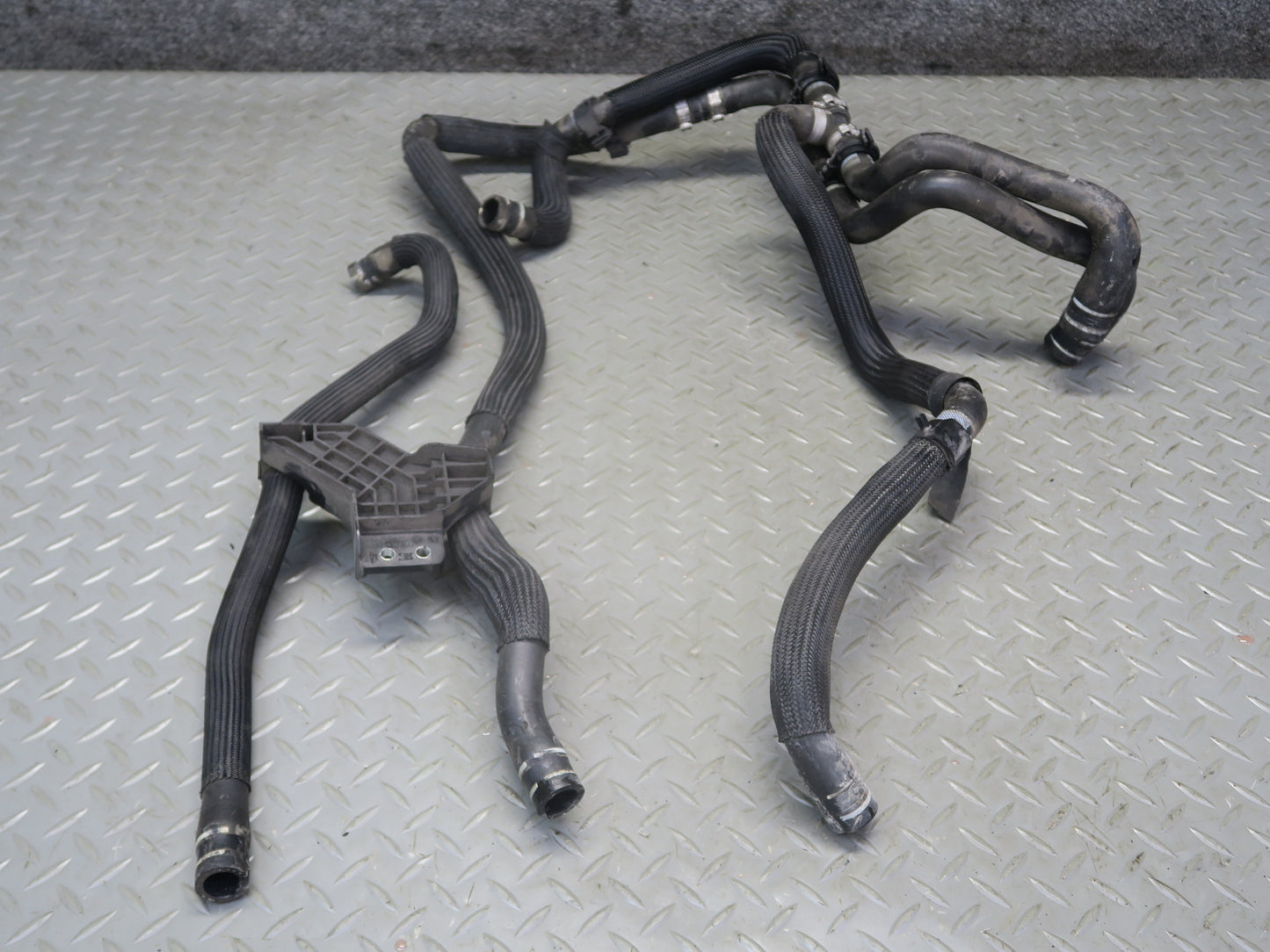 2014-2020 Maserati Ghibli M157 SQ4 3.0L Engine Water Coolant Hose Line Pipe Set
