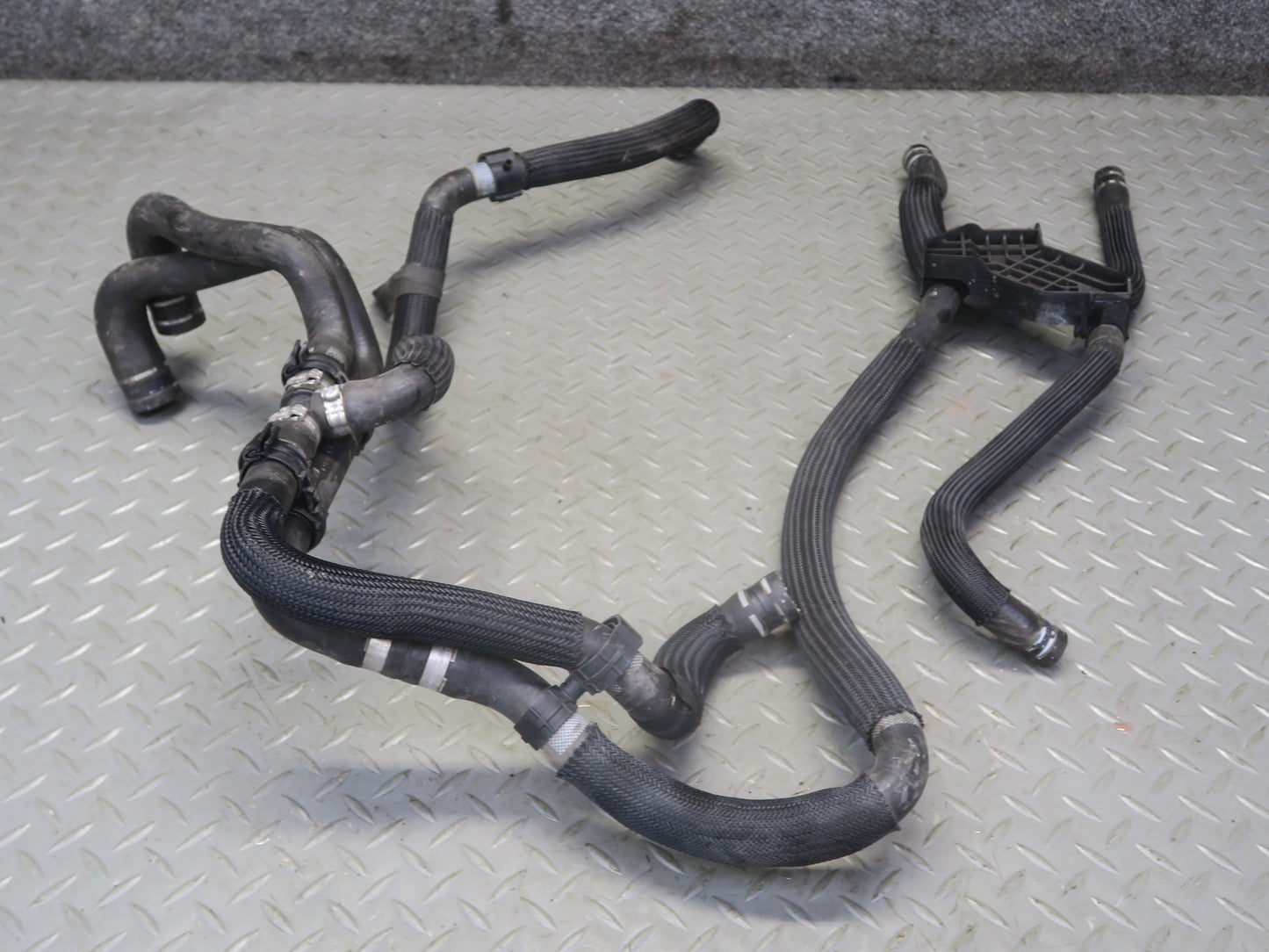 2014-2020 Maserati Ghibli M157 SQ4 3.0L Engine Water Coolant Hose Line Pipe Set
