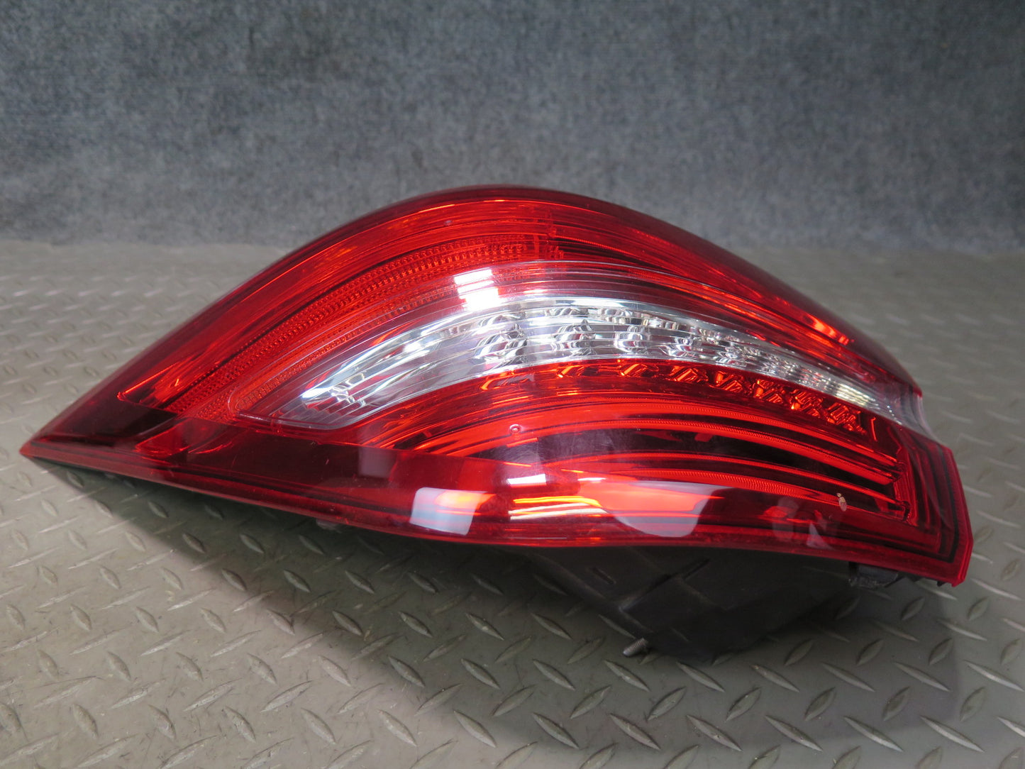 12-15 Mercedes W166 Ml-class Set of 4 Rear Inner & Outer Tail Light Lamp OEM