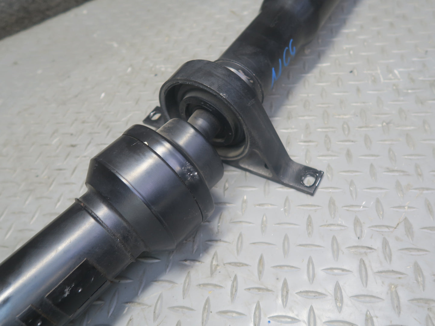 2014-2020 Maserati Ghibli M157 SQ4 AWD Rear Drive Shaft Driveshaft Propeller