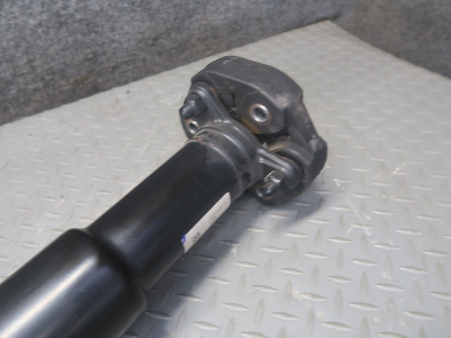 2014-2020 Maserati Ghibli M157 SQ4 AWD Rear Drive Shaft Driveshaft Propeller