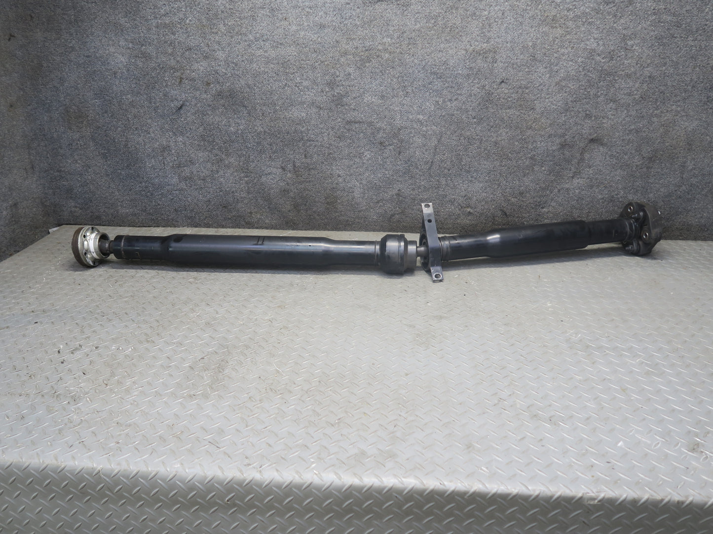 2014-2020 Maserati Ghibli M157 SQ4 AWD Rear Drive Shaft Driveshaft Propeller
