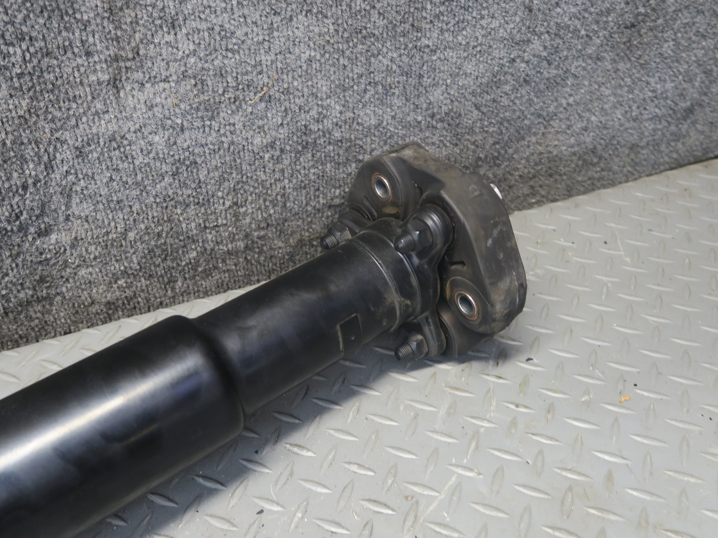 2014-2020 Maserati Ghibli M157 SQ4 AWD Rear Drive Shaft Driveshaft Propeller
