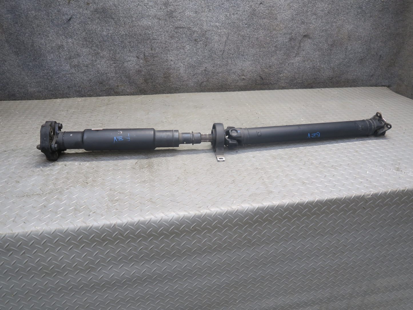 03-05 BMW E85 Z4 M54 RWD M/T Rear Driveshaft Drive Shaft 66K Miles 7514468 OEM