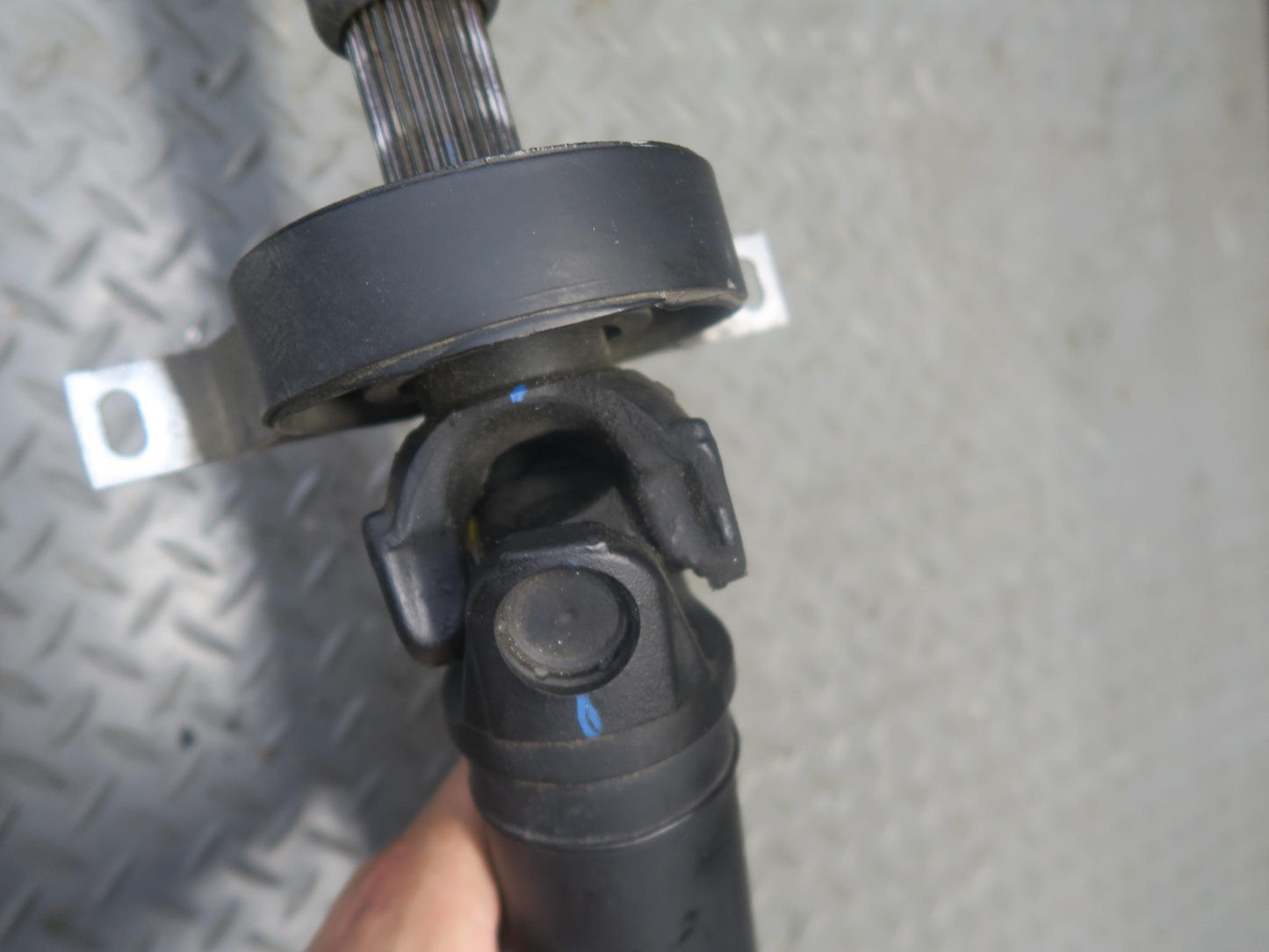 03-05 BMW E85 Z4 M54 RWD M/T Rear Driveshaft Drive Shaft 66K Miles 7514468 OEM