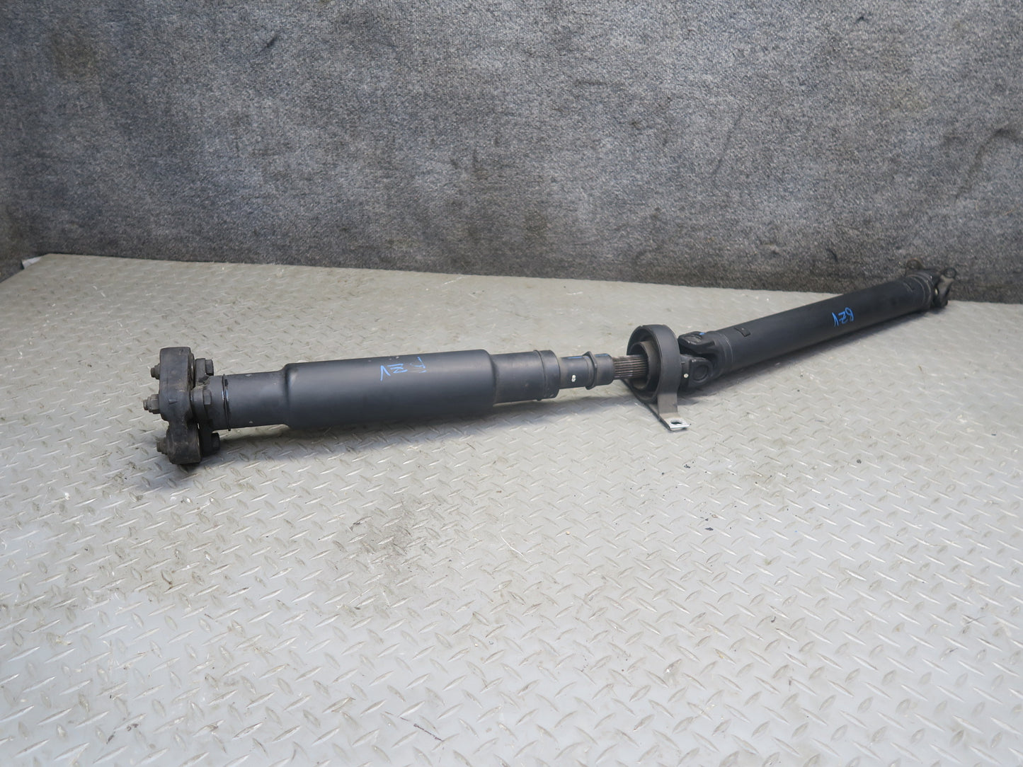03-05 BMW E85 Z4 M54 RWD M/T Rear Driveshaft Drive Shaft 66K Miles 7514468 OEM