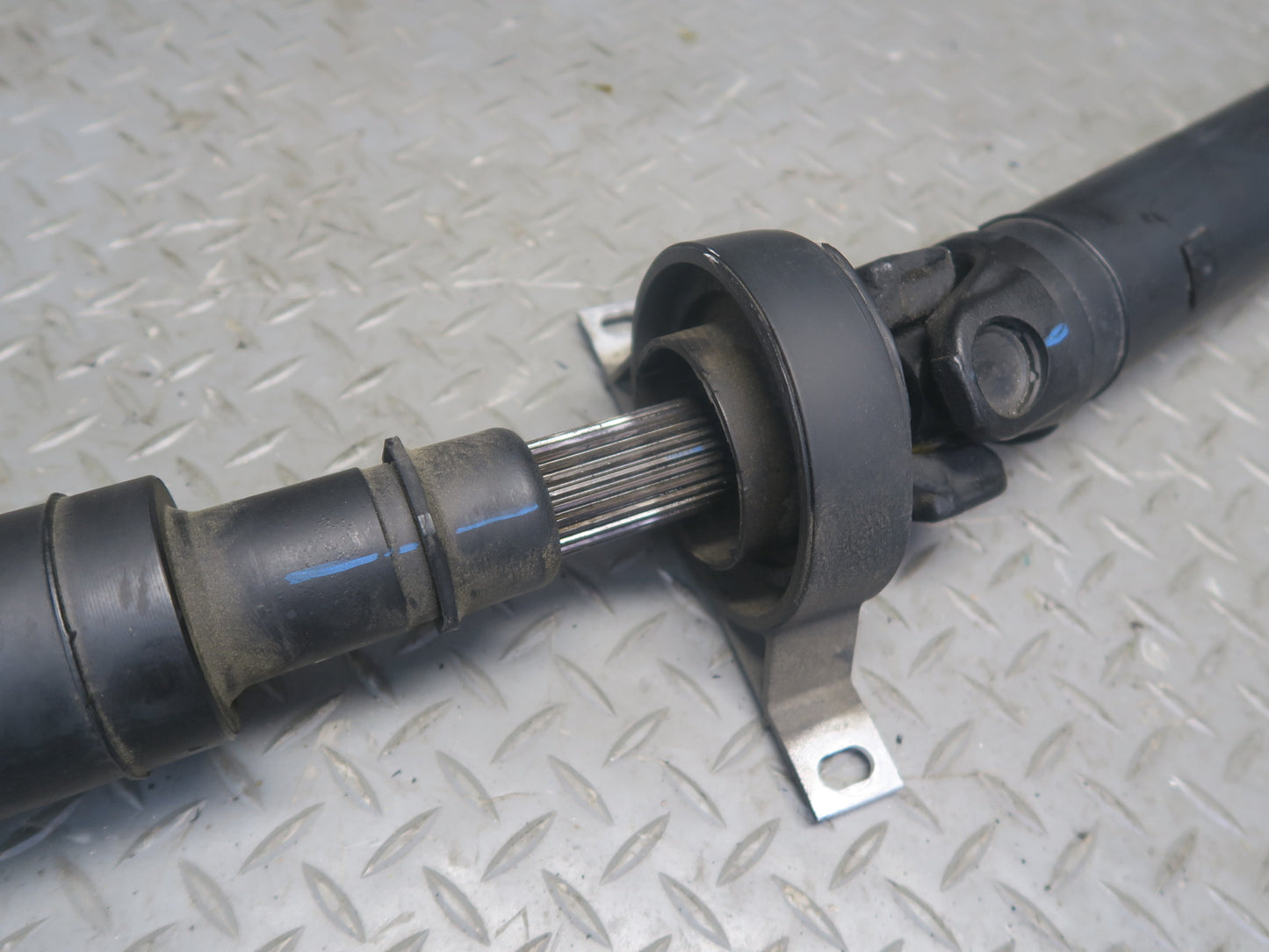 03-05 BMW E85 Z4 M54 RWD M/T Rear Driveshaft Drive Shaft 66K Miles 7514468 OEM