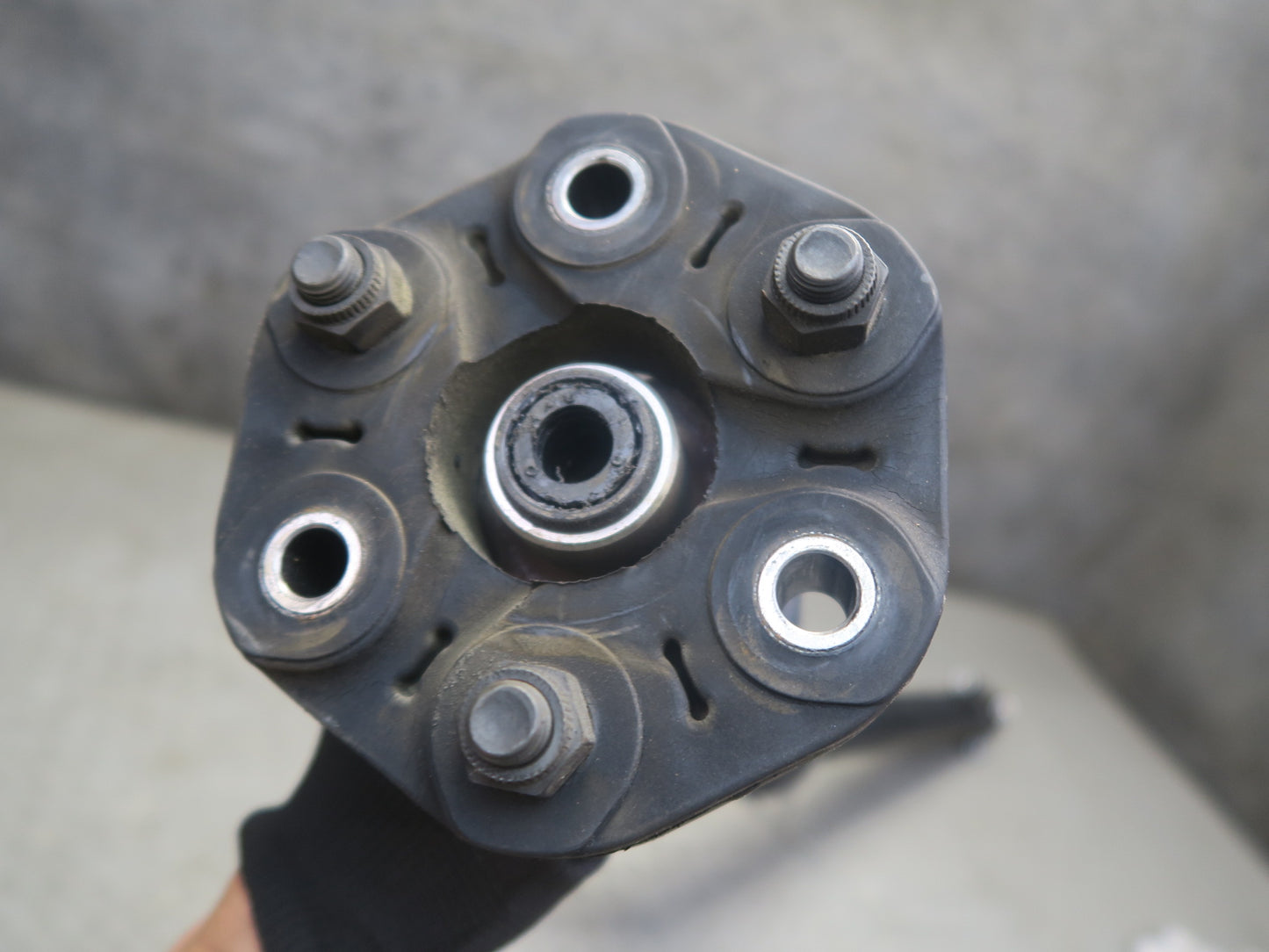 03-05 BMW E85 Z4 M54 RWD M/T Rear Driveshaft Drive Shaft 66K Miles 7514468 OEM