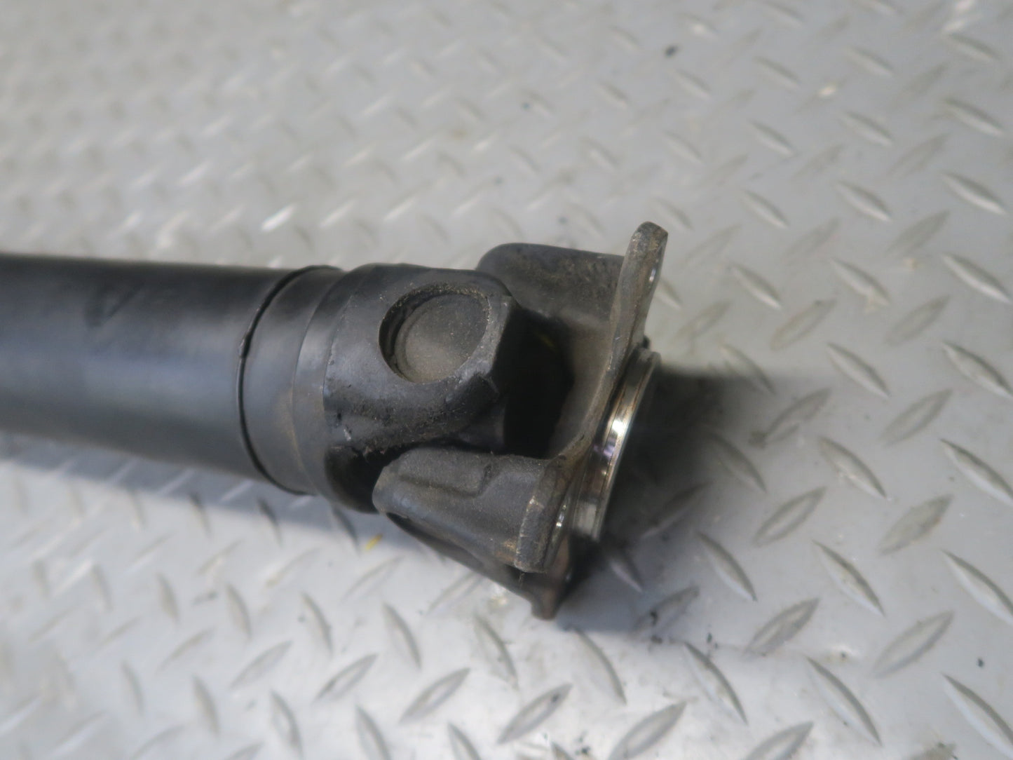 03-05 BMW E85 Z4 M54 RWD M/T Rear Driveshaft Drive Shaft 66K Miles 7514468 OEM