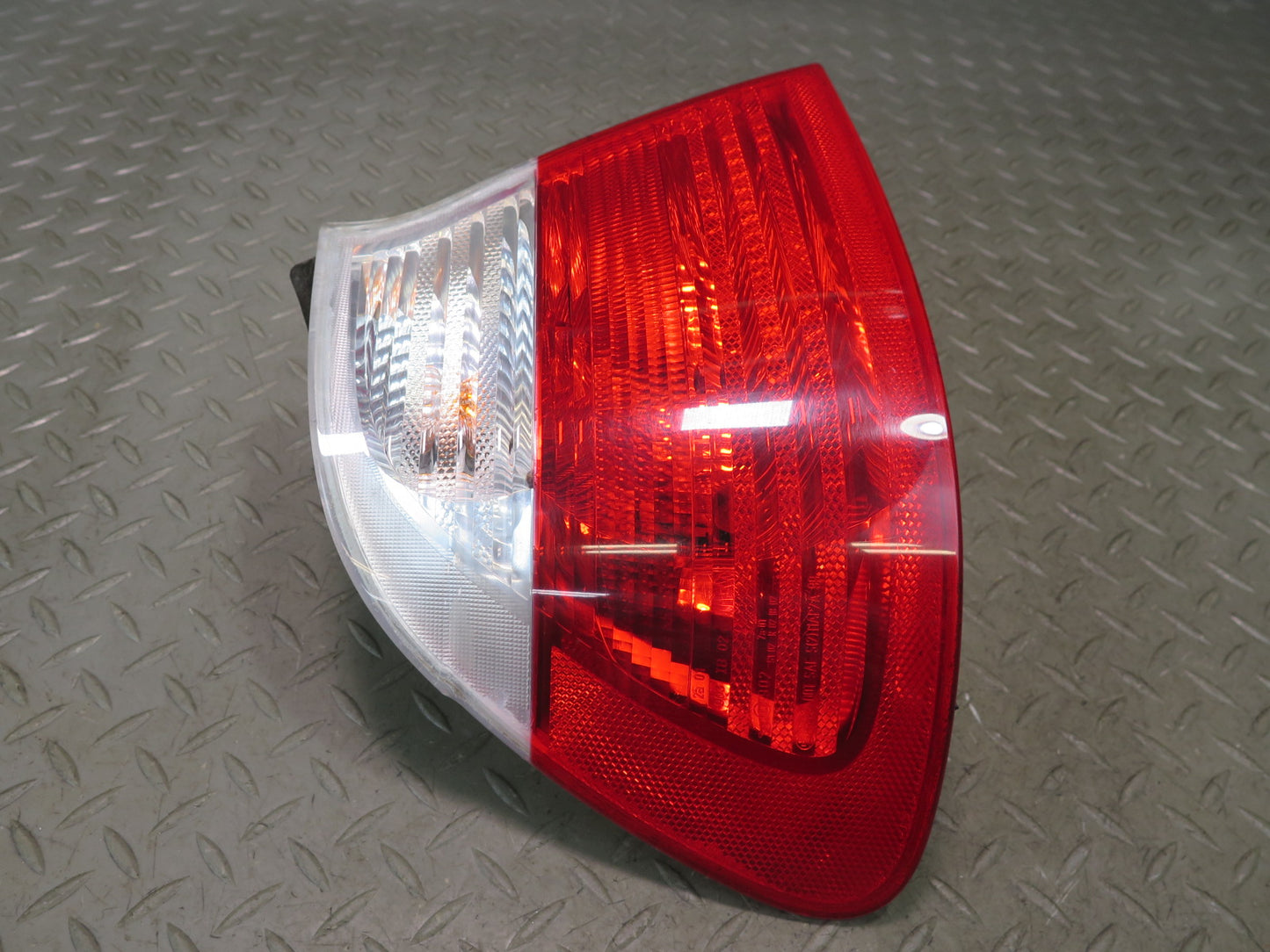 01-03 BMW E46 330ci Convertible Set of 4 Rear Outer & Inner Tail Light Lamp OEM
