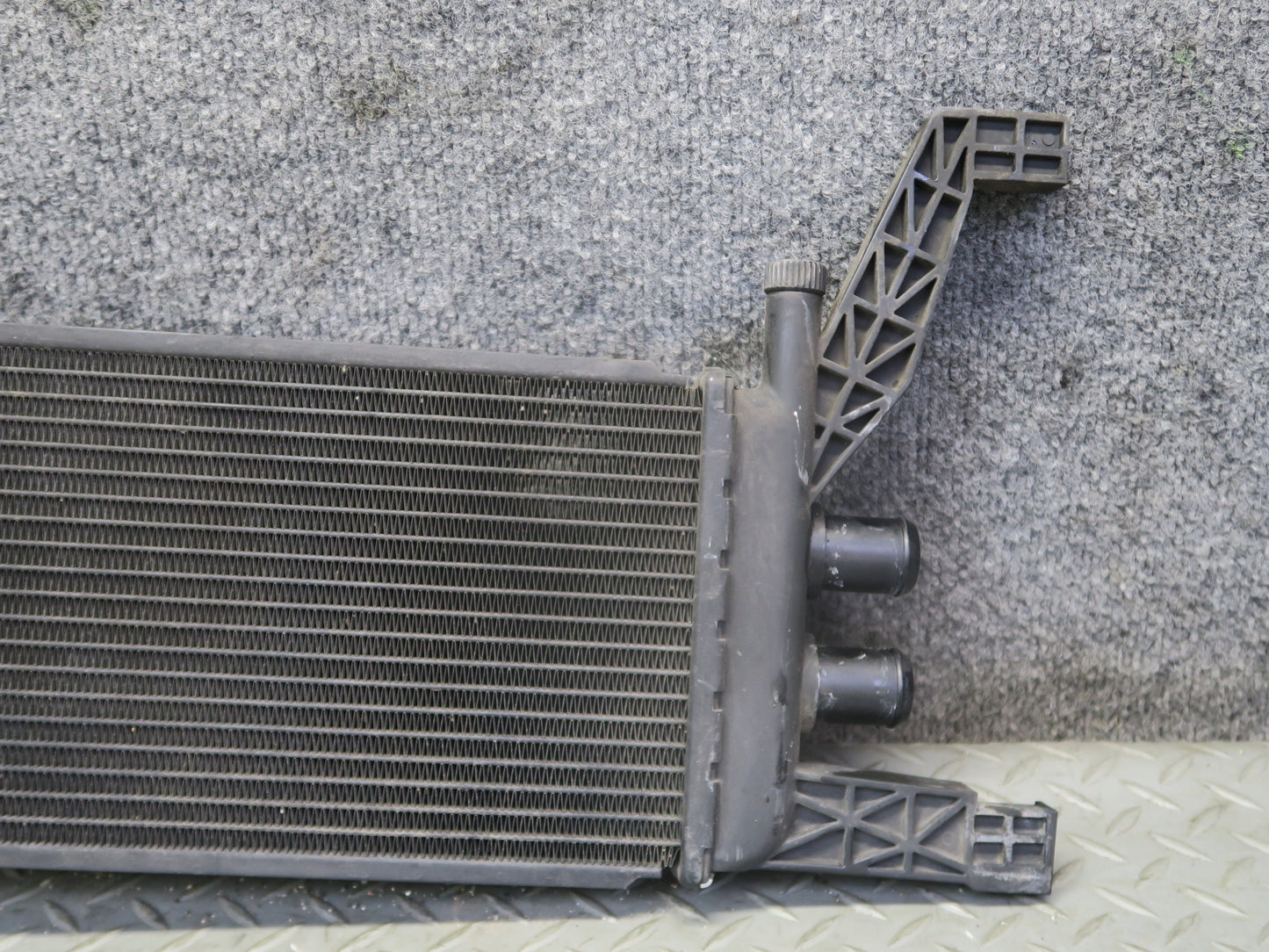 14-20 Maserati Ghibli M157 SQ4 3.0L Engine Coolant Auxiliary Secondary Radiator