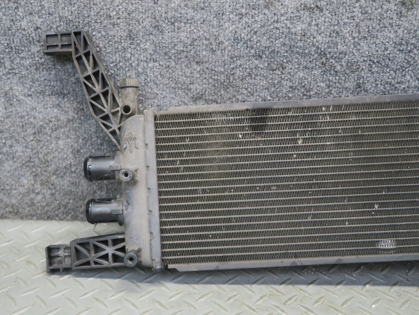 14-20 Maserati Ghibli M157 SQ4 3.0L Engine Coolant Auxiliary Secondary Radiator