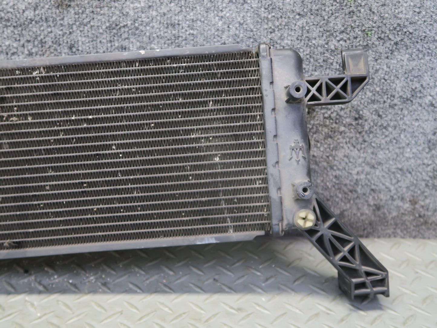 14-20 Maserati Ghibli M157 SQ4 3.0L Engine Coolant Auxiliary Secondary Radiator