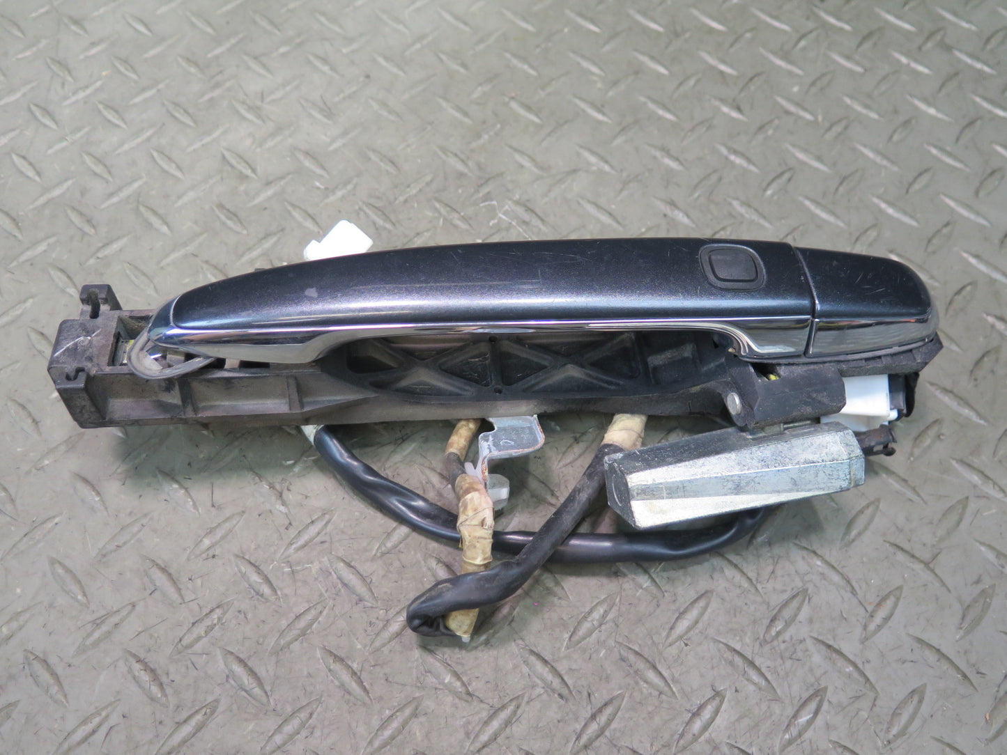 04-06 Lexus LS430 Rear Left & Right Door Exterior Handle Set w Smart Access OEM