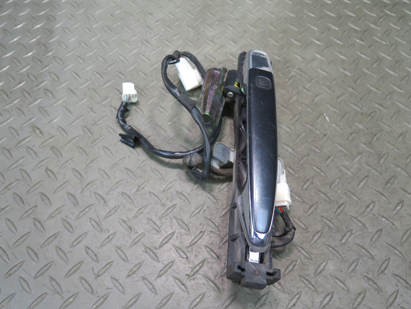 04-06 Lexus LS430 Rear Left & Right Door Exterior Handle Set w Smart Access OEM