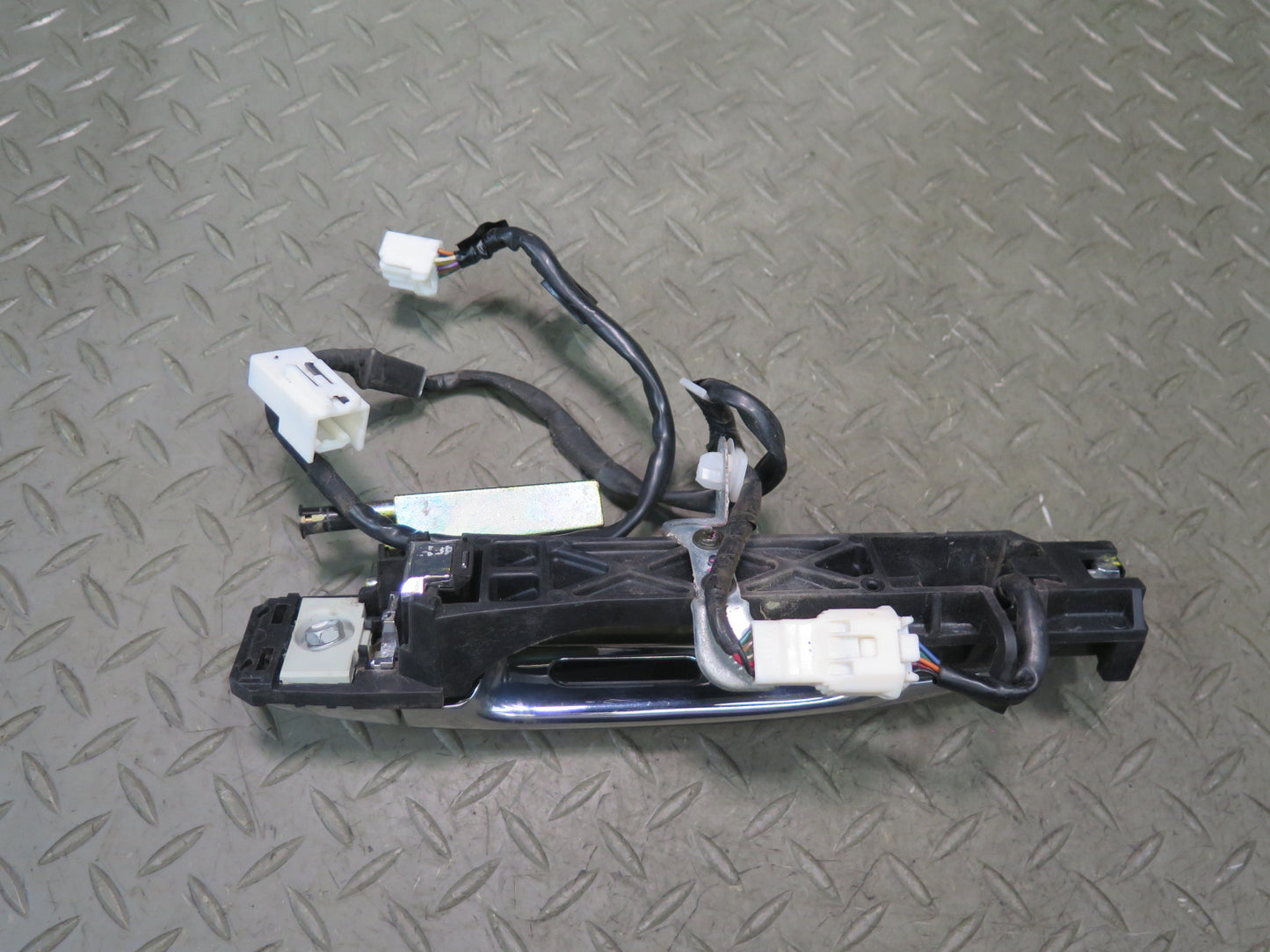 04-06 Lexus LS430 Rear Left & Right Door Exterior Handle Set w Smart Access OEM