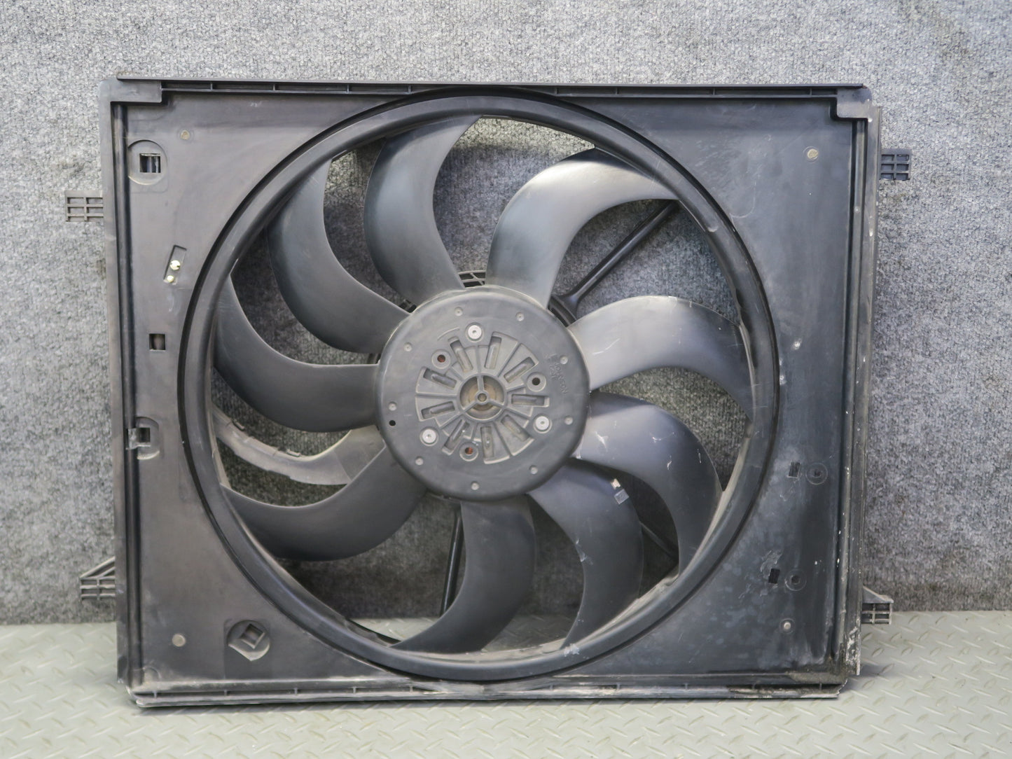 2014-2020 Maserati Ghibli M157 SQ4 3.0L Engine Cooling Radiator Fan W/ Motor