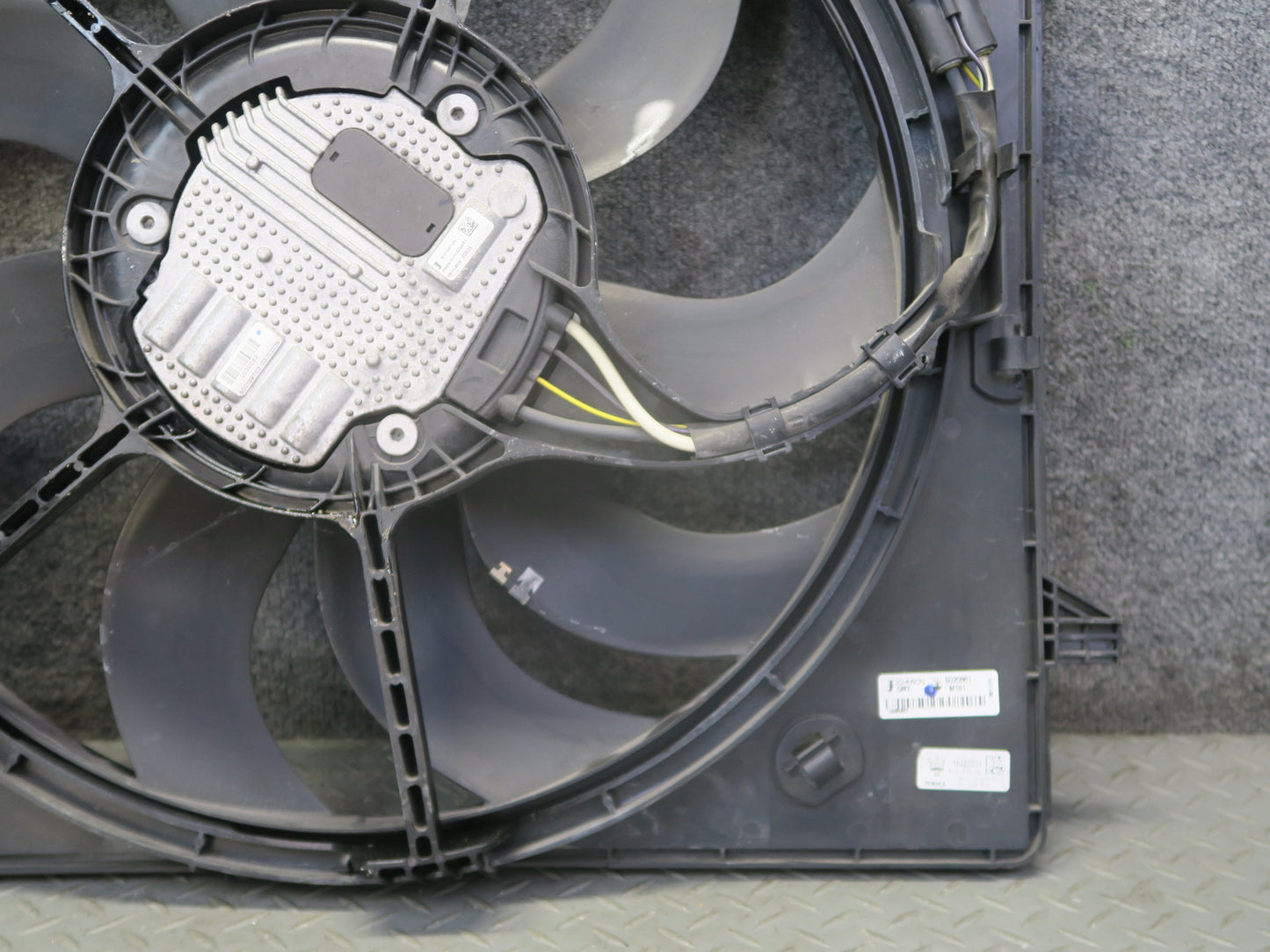 2014-2020 Maserati Ghibli M157 SQ4 3.0L Engine Cooling Radiator Fan W/ Motor