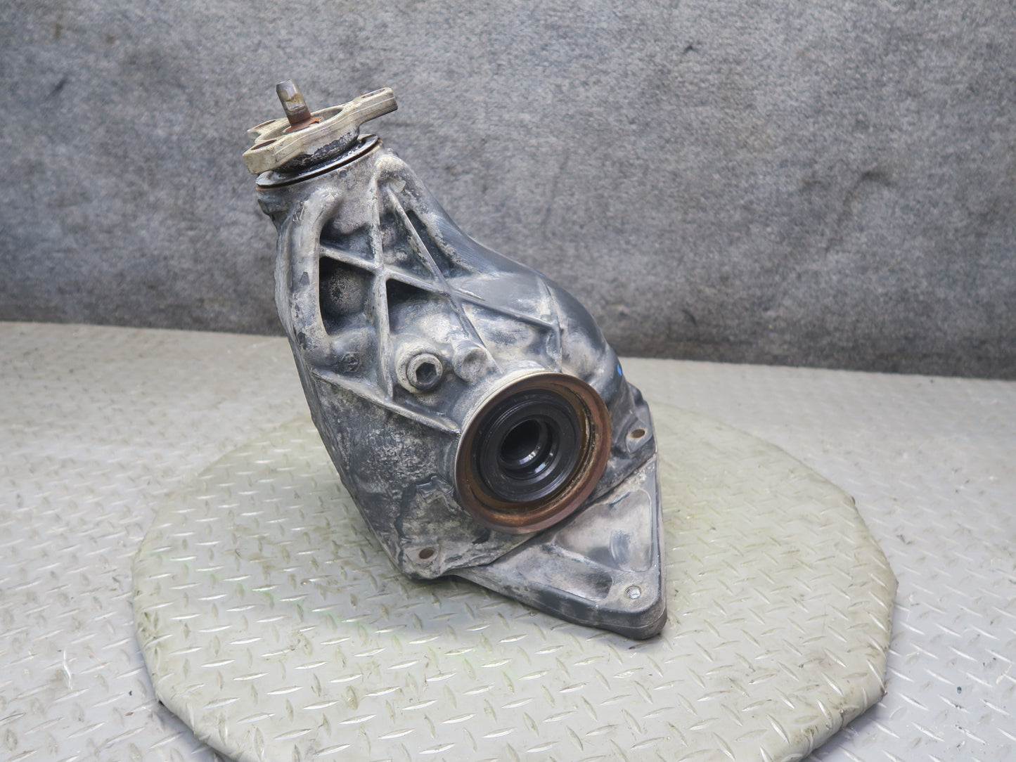 12-15 Mercedes W166 ML350 RWD Rear Differential Carrier 3:69 1663500514 OEM