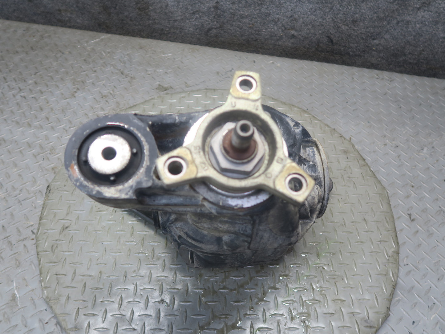 12-15 Mercedes W166 ML350 RWD Rear Differential Carrier 3:69 1663500514 OEM