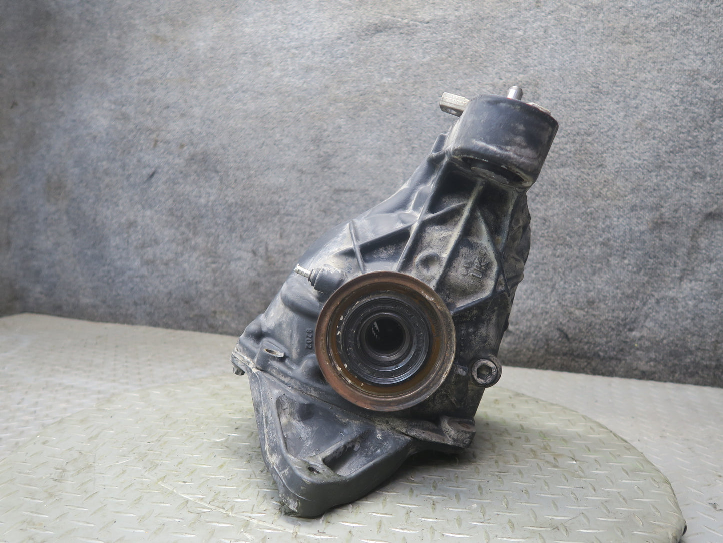 12-15 Mercedes W166 ML350 RWD Rear Differential Carrier 3:69 1663500514 OEM