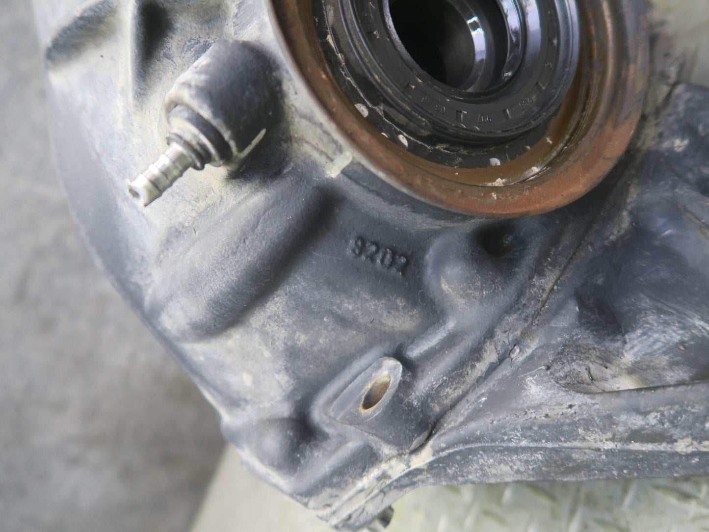 12-15 Mercedes W166 ML350 RWD Rear Differential Carrier 3:69 1663500514 OEM