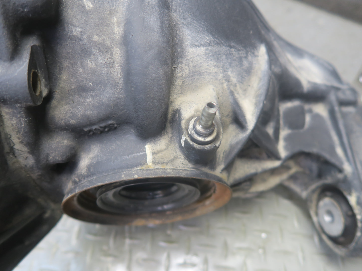12-15 Mercedes W166 ML350 RWD Rear Differential Carrier 3:69 1663500514 OEM