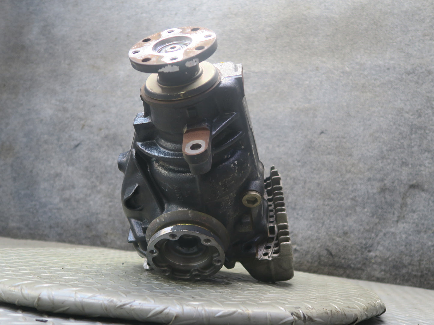 03-05 BMW E85 Z4 3.0L M54 M/T Rear Axle Differential Carrier 3.07 Ratio 66K OEM