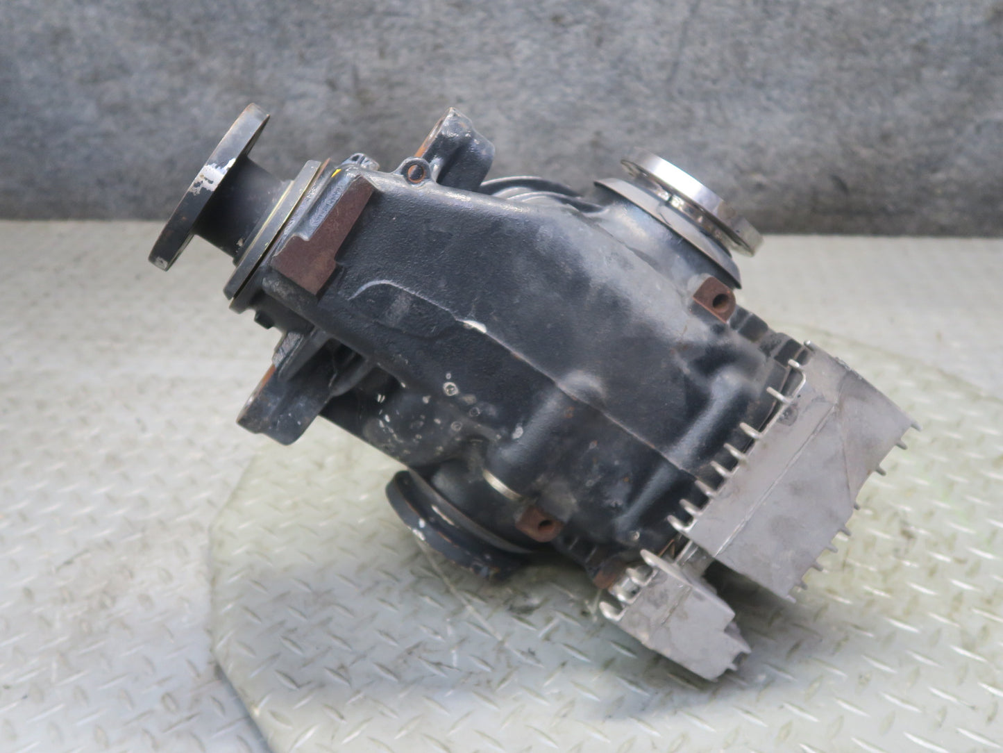 03-05 BMW E85 Z4 3.0L M54 M/T Rear Axle Differential Carrier 3.07 Ratio 66K OEM