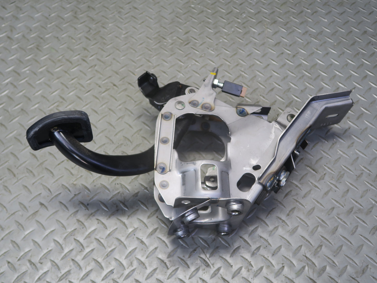 09-20 Nissan Z34 370Z M/T Gas Acceleration Brake Clutch Pedal Cylinder Set OEM