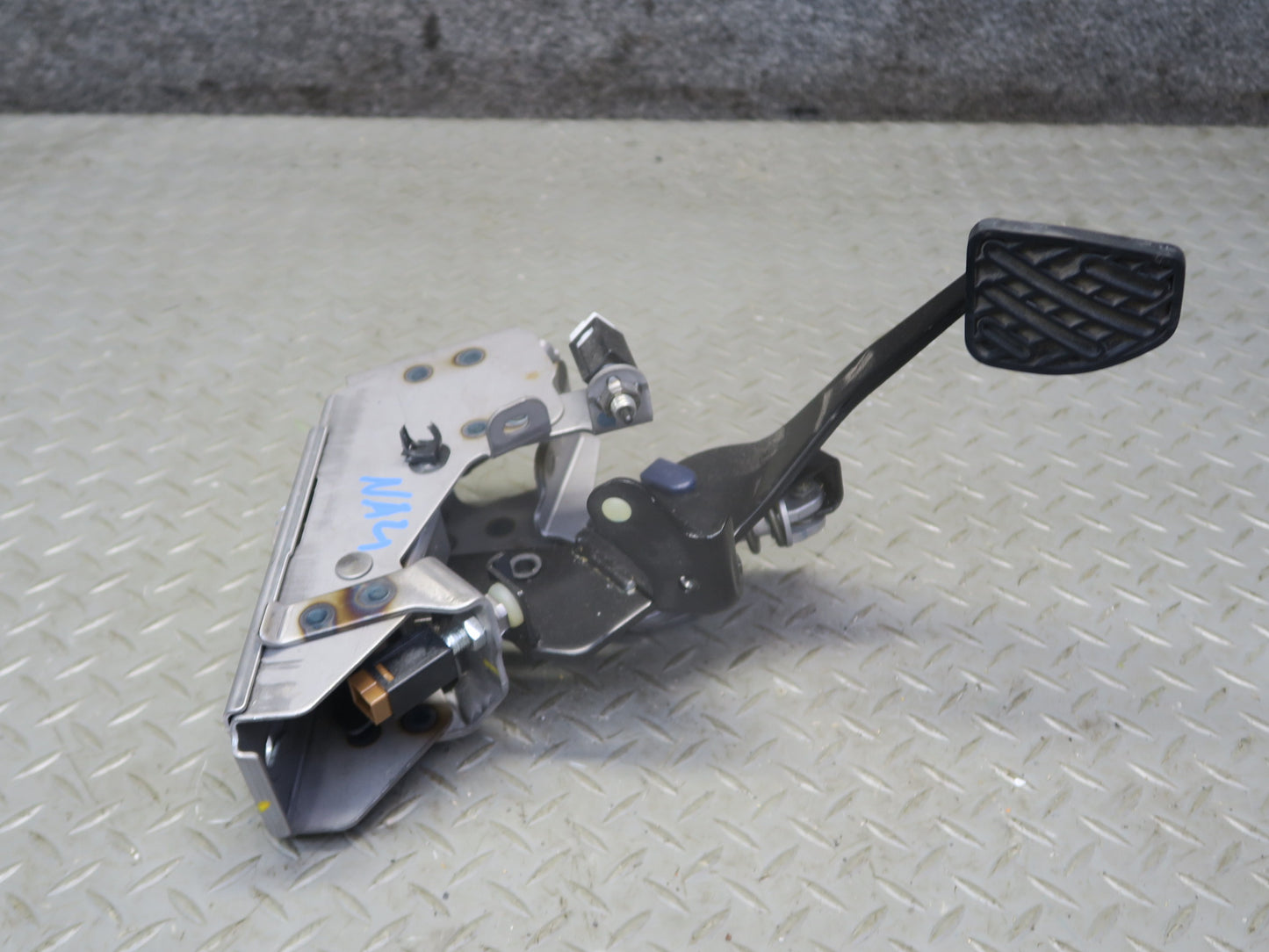 09-20 Nissan Z34 370Z M/T Gas Acceleration Brake Clutch Pedal Cylinder Set OEM