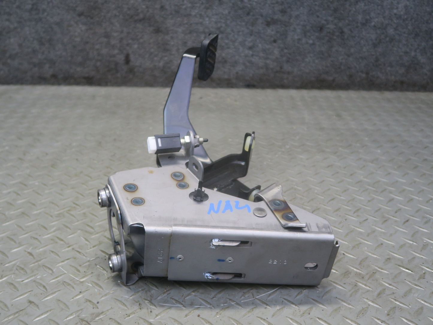 09-20 Nissan Z34 370Z M/T Gas Acceleration Brake Clutch Pedal Cylinder Set OEM