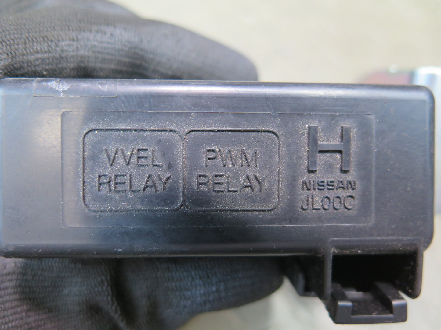 09-20 Nissan Z34 370Z 3.7 VQ37VHR Engine Bay Relay Fuse Box OEM