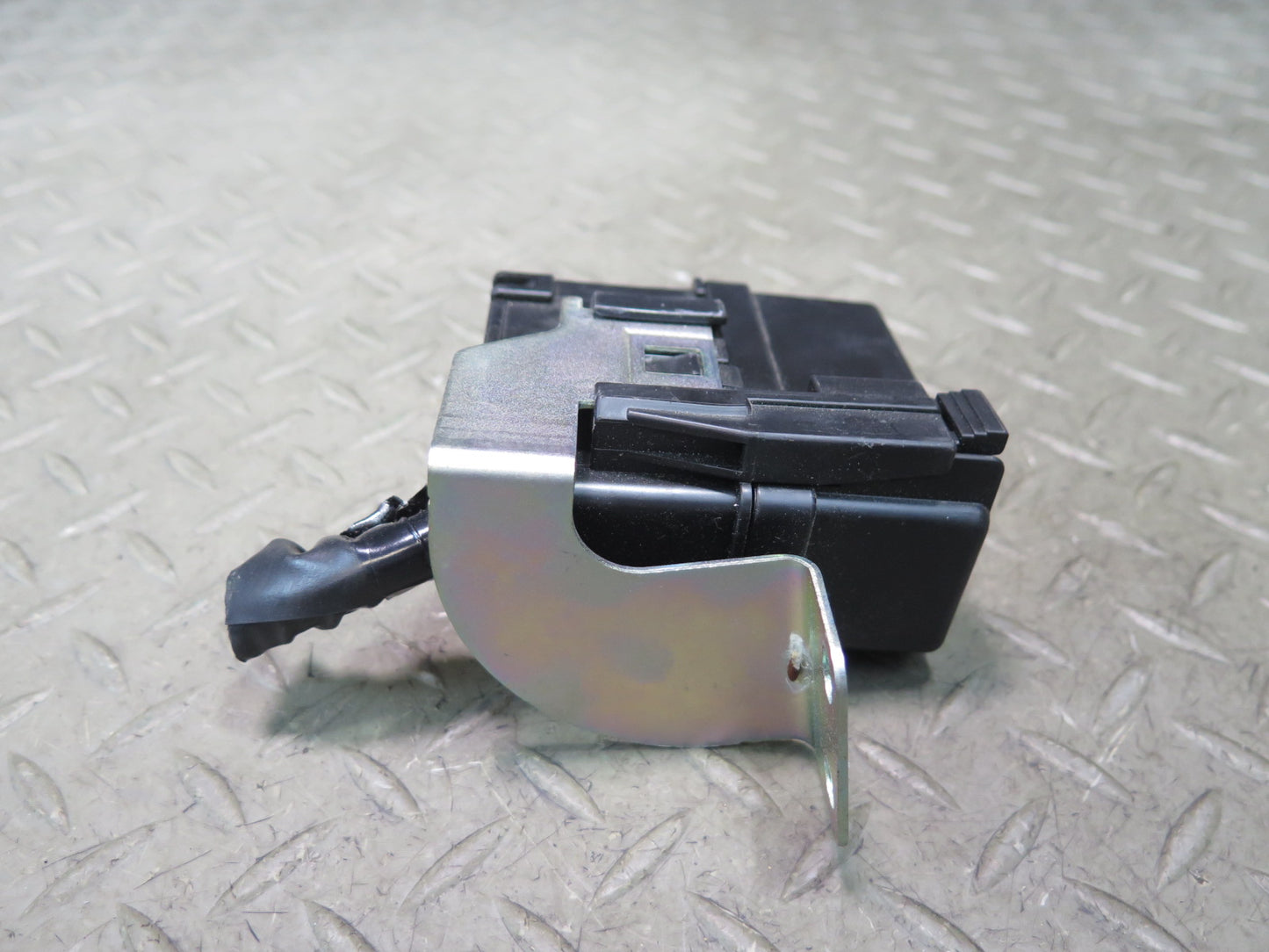 09-20 Nissan Z34 370Z 3.7 VQ37VHR Engine Bay Relay Fuse Box OEM
