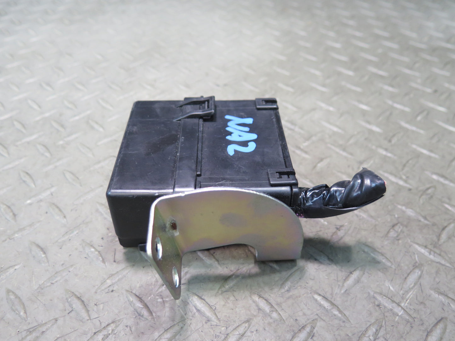 09-20 Nissan Z34 370Z 3.7 VQ37VHR Engine Bay Relay Fuse Box OEM