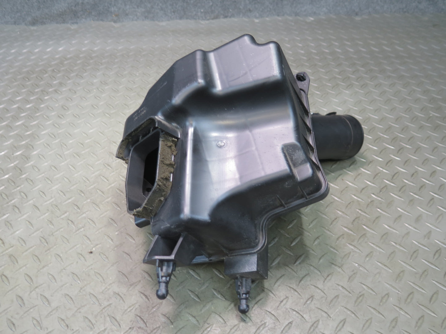 09-20 Nissan Z34 370Z Left Air Intake Cleaner Filter Box w MAF Sensor OEM