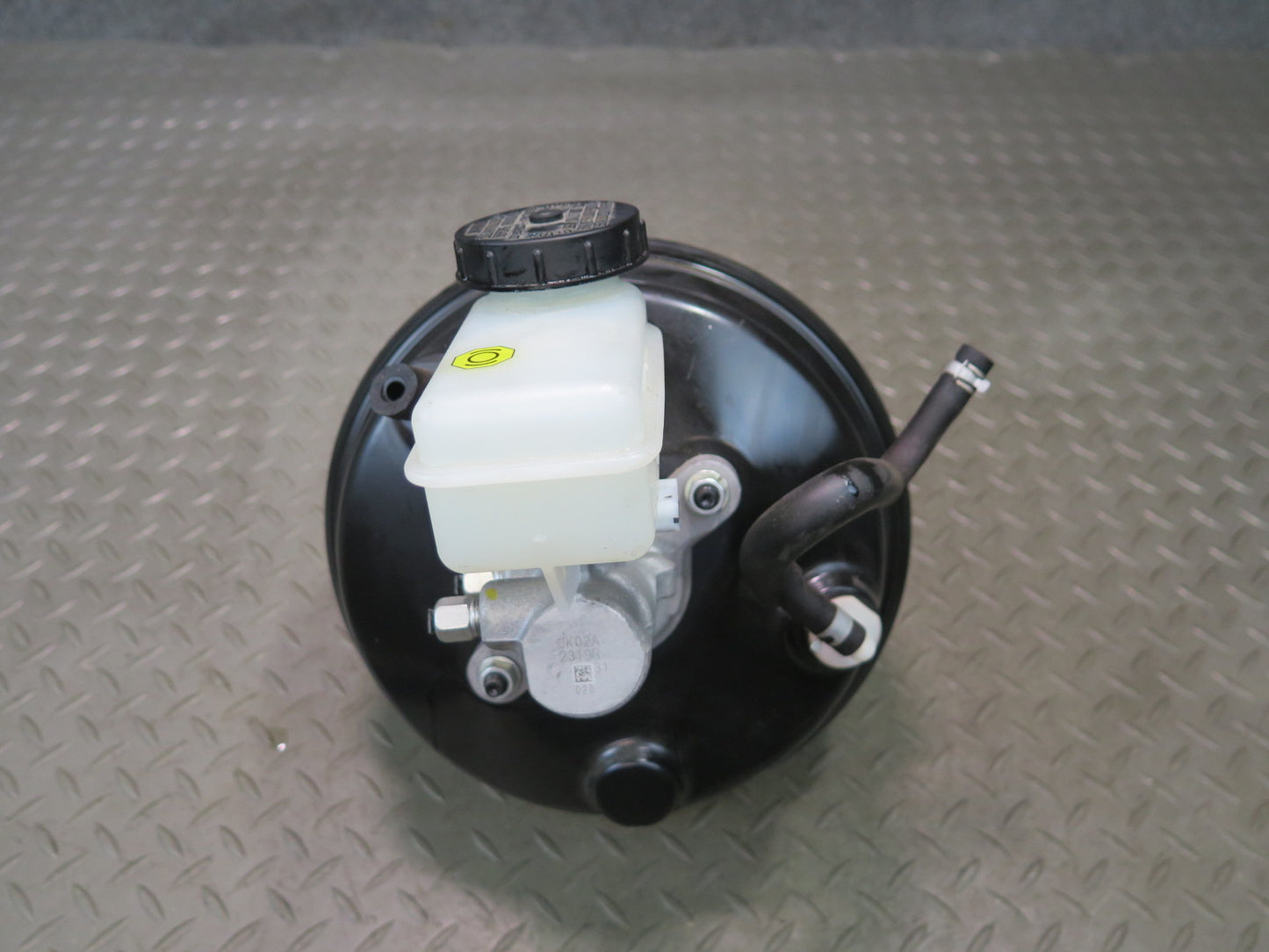 09-12 Nissan Z34 370Z Coupe Brake Master Cylinder Booster Fluid Reservoir OEM