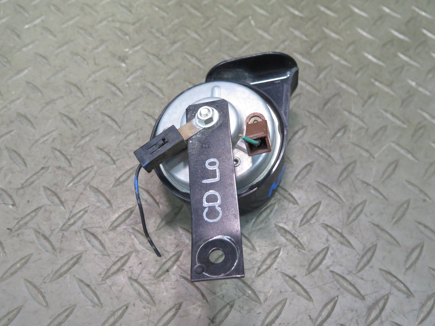 09-20 Nissan Z34 370Z Low Tone Note Pitch Horn Signal OEM